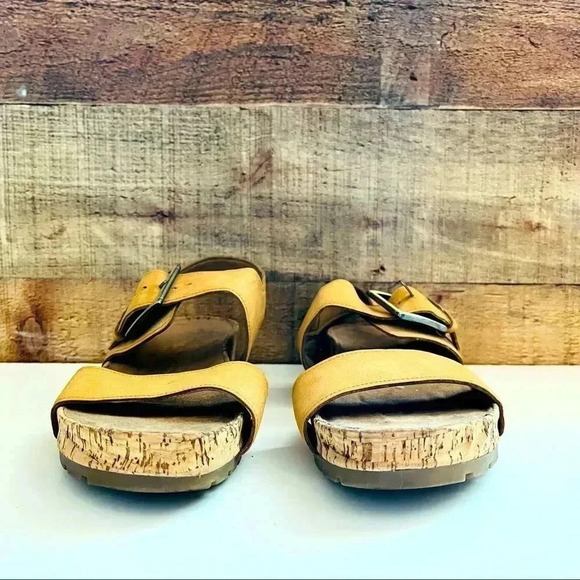 Aerosoles Compass Flat Sandals - Picture 5 of 8